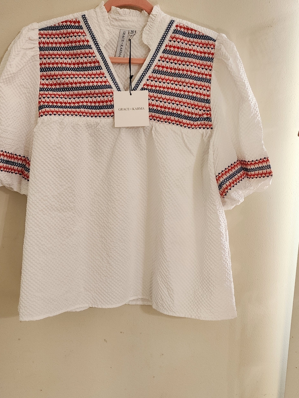NWT Grace + Karma White Embroidered Seersucker Puff Sleeve Blouse M